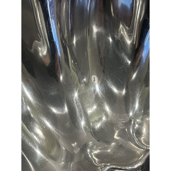 Pewter Shell Hors D'oeuvre and Sauce Bowl - Picture 4 of 6